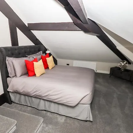 The Penthouse Retort House * Knaresborough
